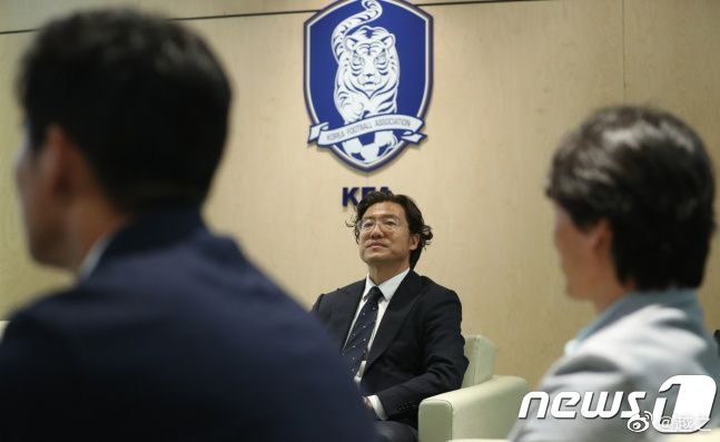 美女脱了内裤喂我喝尿视频