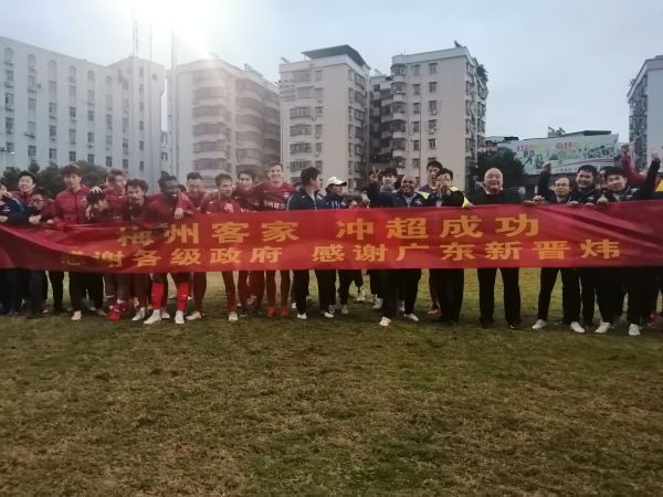 吃校花的脚丫作文600字